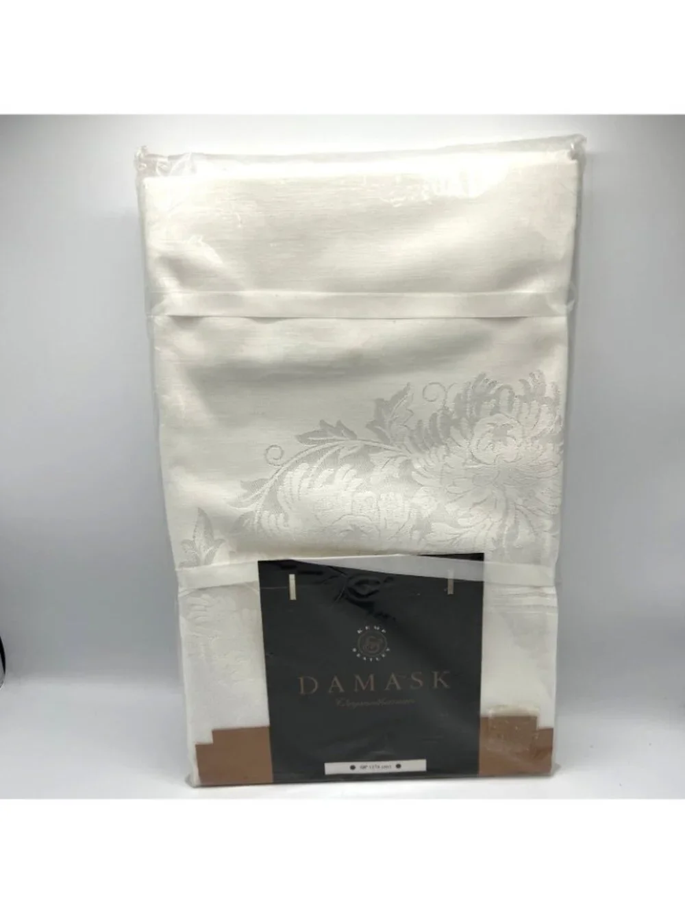 Kemp & Beatley Damask Tablecloth Chrysanthemum White Round 68 Inches